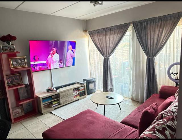 2 BEDROOM COMPLEX FOR SALE IN CLARINA